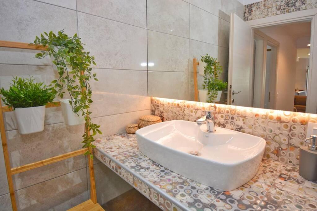 Potamos Deluxe White Apartment 외부 사진