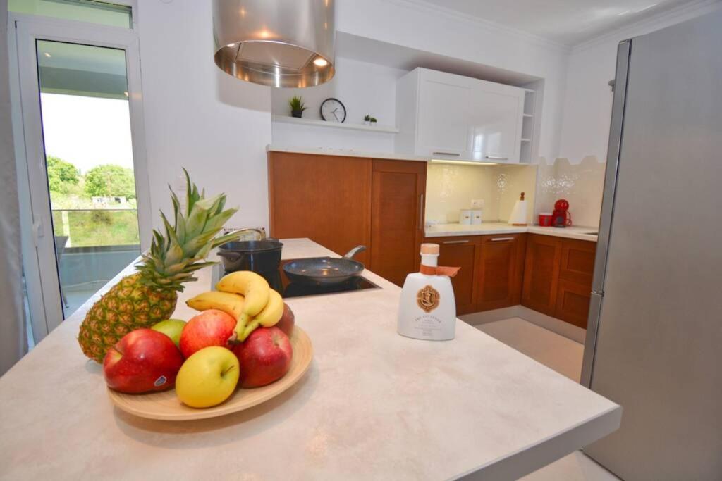 Potamos Deluxe White Apartment 외부 사진